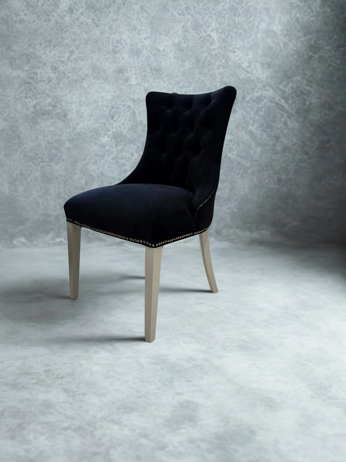Silla Royal Velvet Negra vista 1