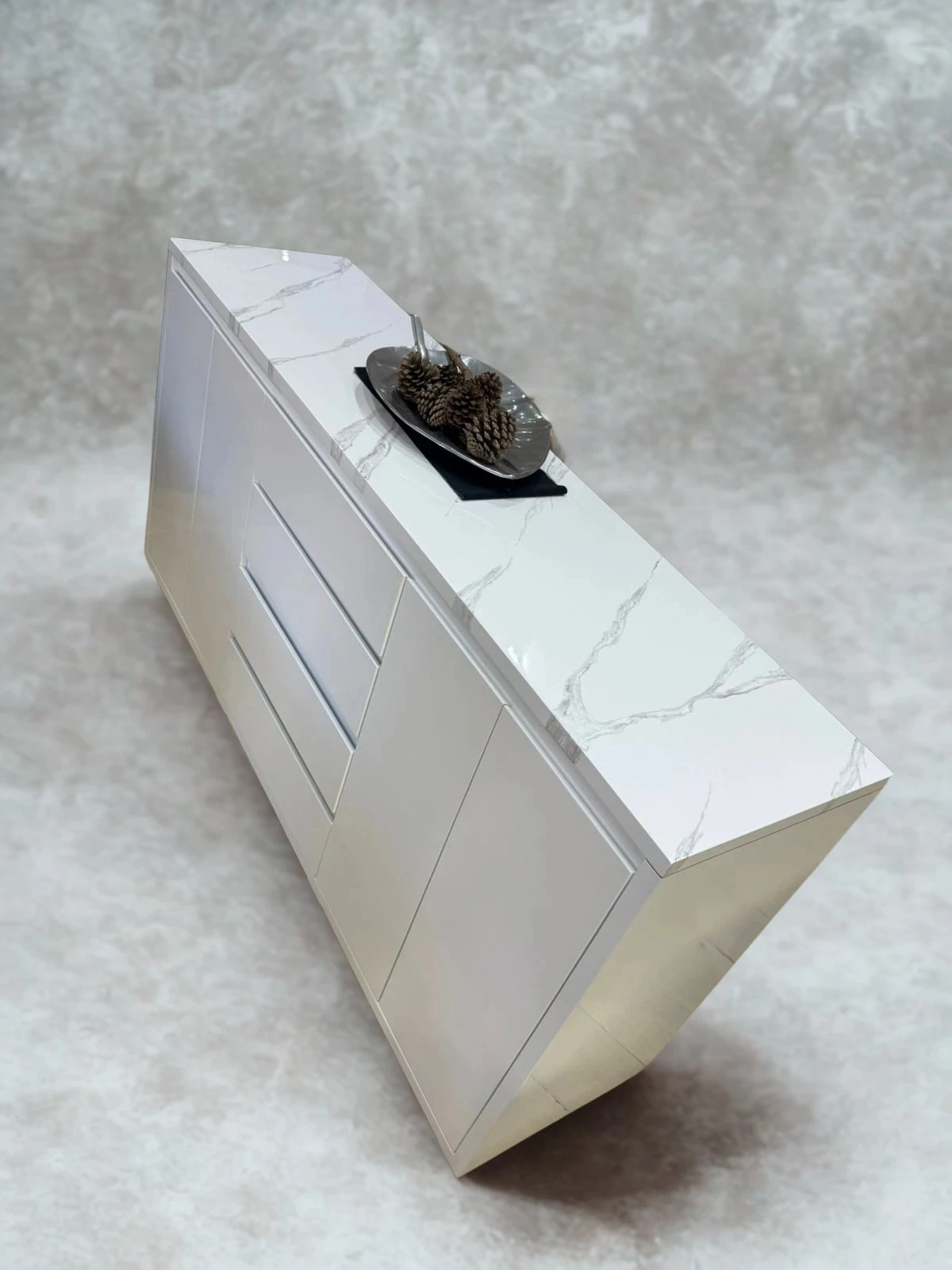 Vajillero Mármol Premium detalle tapa marmolada